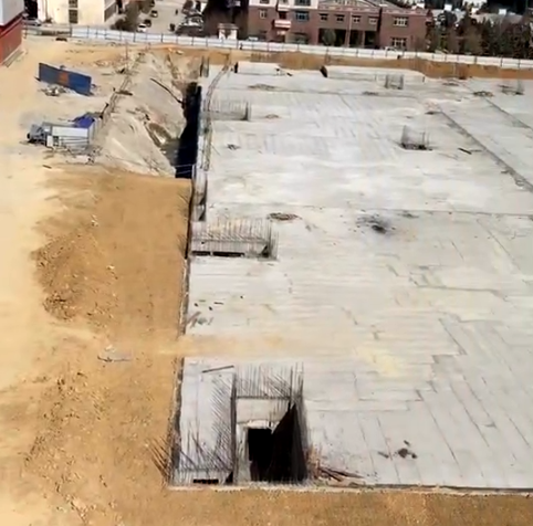 2018迪庆州香格里拉红太阳广场地基施工和完成图